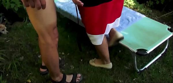 Amateur brunette milf fucking in the woods